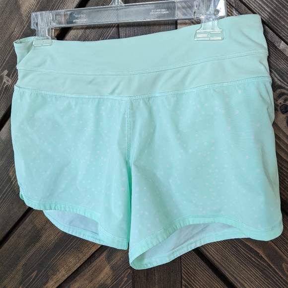 Lululemon 🍋 Athletic fresh teal polka dot shorts - Picture 14 of 16
